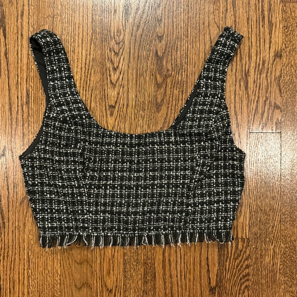 Emory Park knitted black and white cami top with fringe size medium